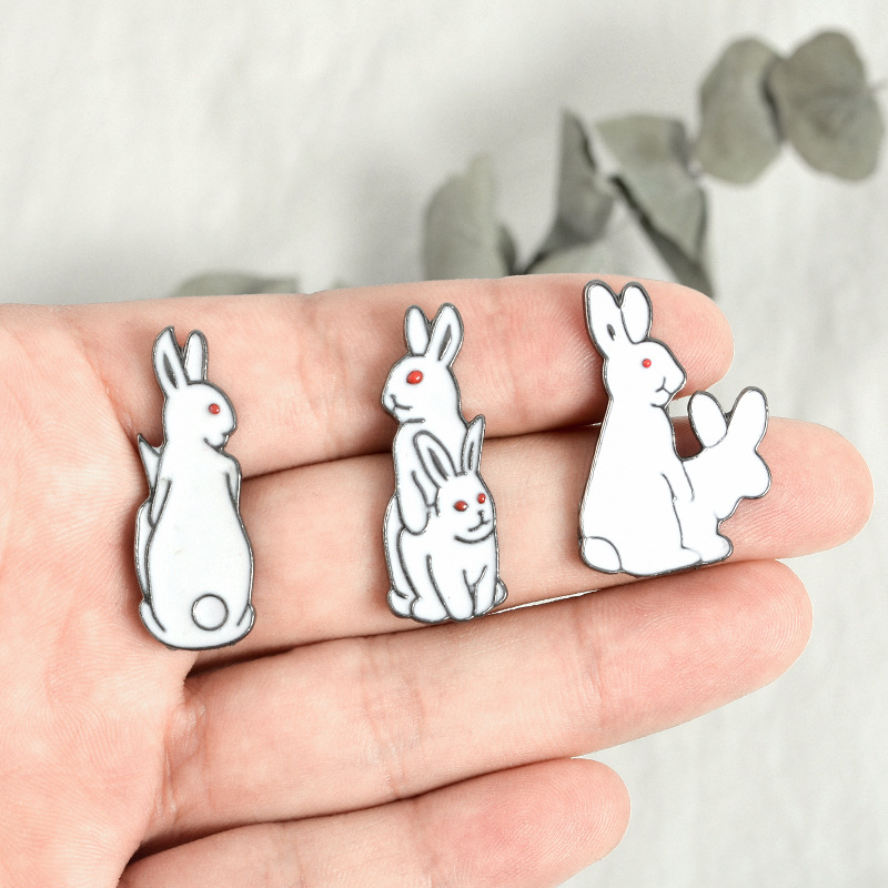 Brooch Pins Cartoon Animals Bu - Embroidery Rabbit ulasan dan harga