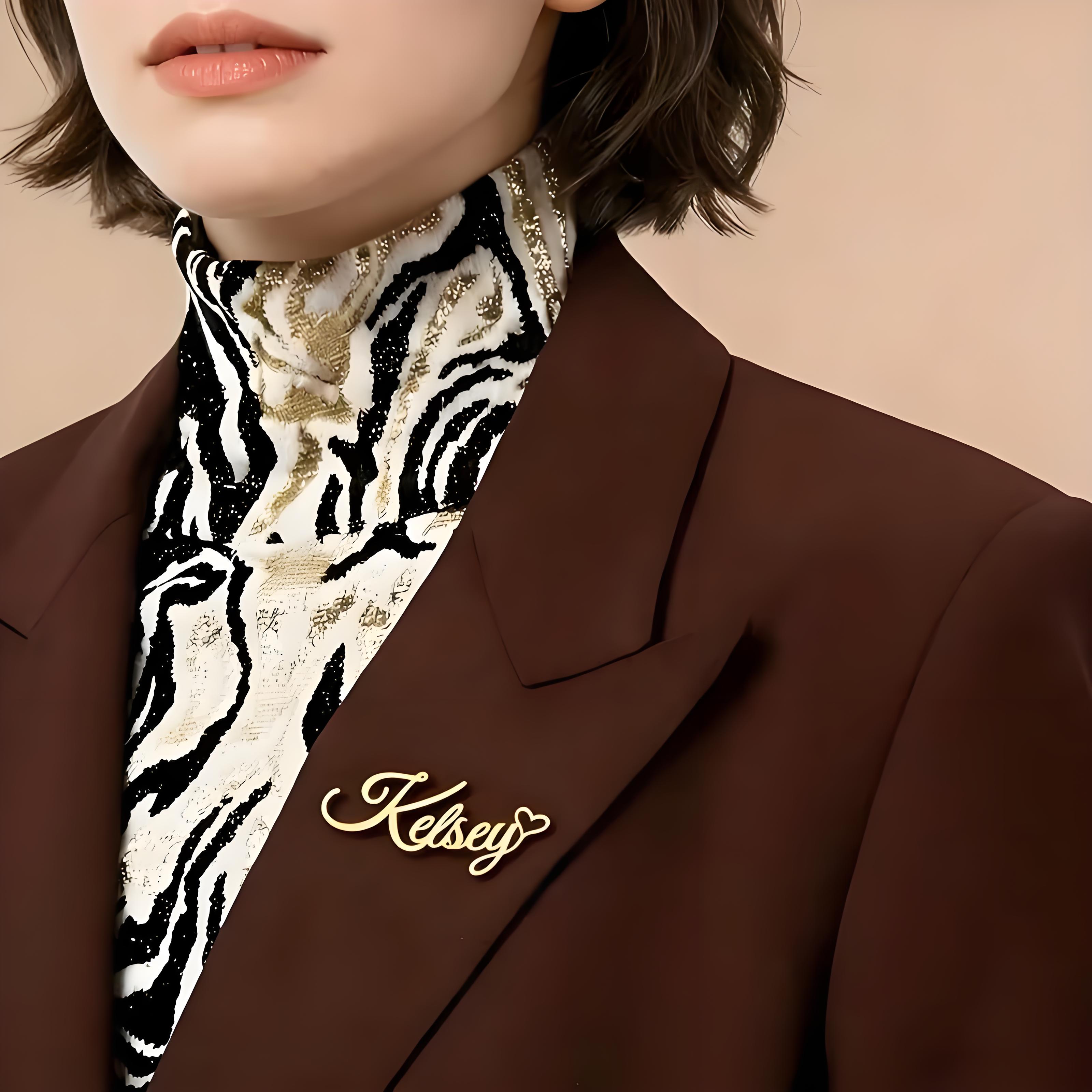 Custom Cursive Name Lapel Pin  - Embroidery Texture ulasan dan harga
